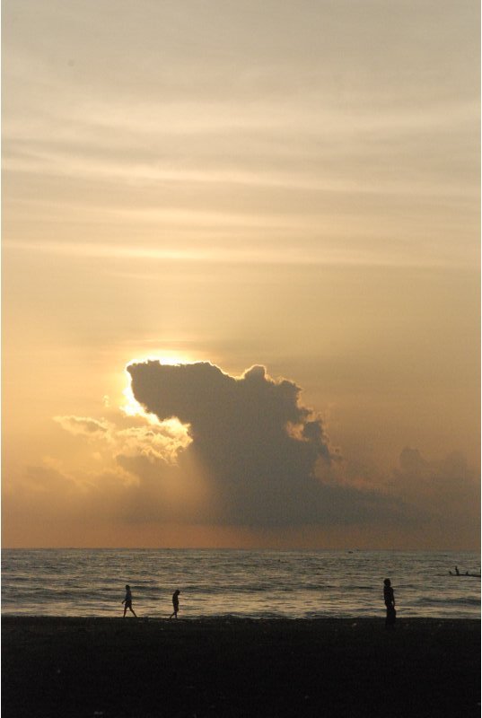 ultimate frisbee on the chennai beach