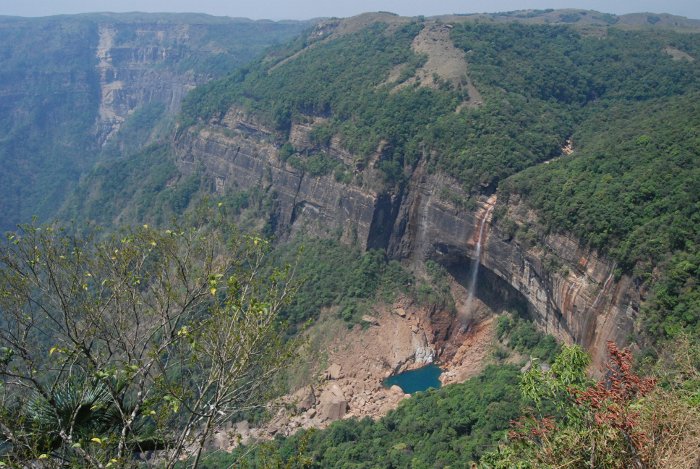 nokhlikai falls